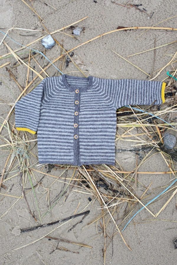 Stribet cardigan til de mindste opskrift on Sale